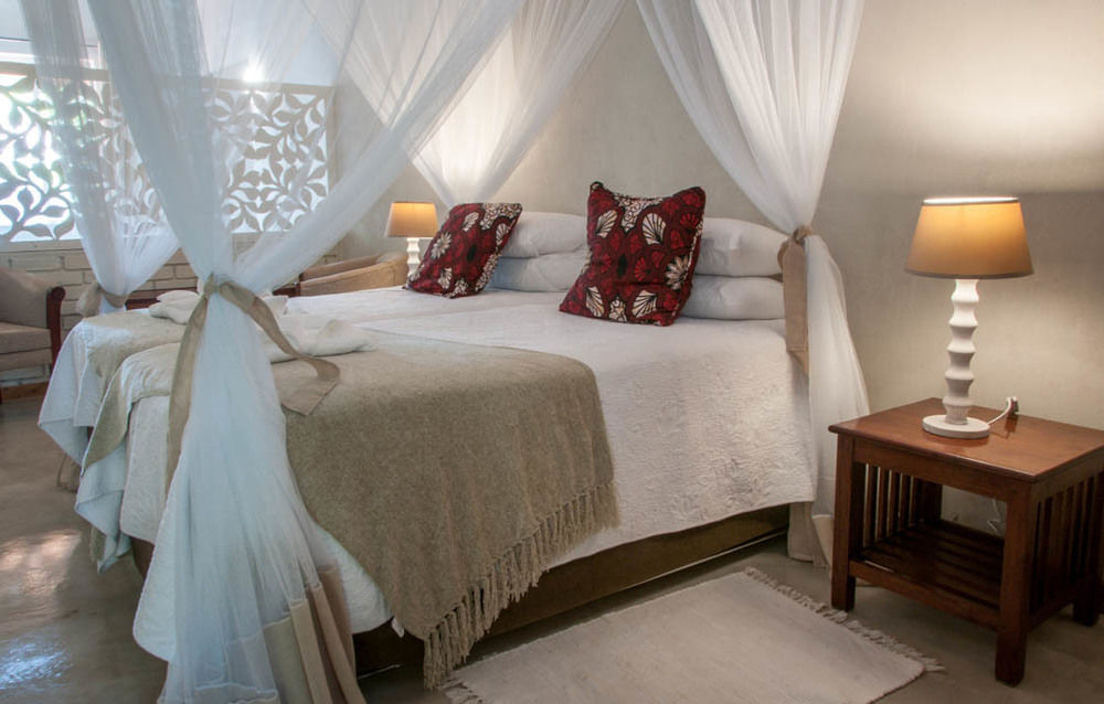 Bayete Guest Lodge วิกตอเรียฟอลส์ ภายนอก รูปภาพ