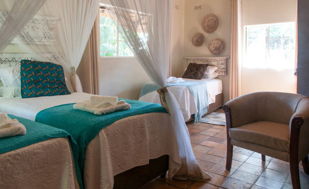 Bayete Guest Lodge วิกตอเรียฟอลส์ ภายนอก รูปภาพ