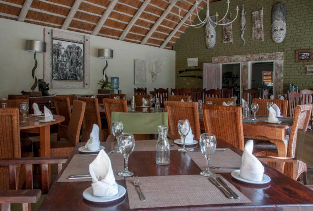 Bayete Guest Lodge วิกตอเรียฟอลส์ ภายนอก รูปภาพ