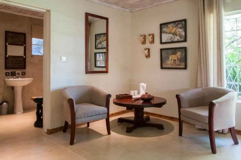 Bayete Guest Lodge วิกตอเรียฟอลส์ ภายนอก รูปภาพ