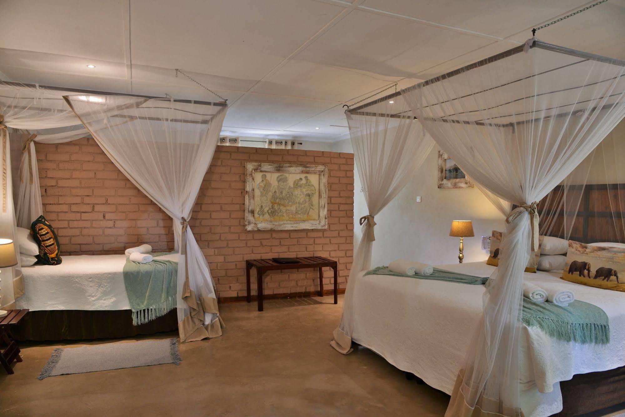 Bayete Guest Lodge วิกตอเรียฟอลส์ ภายนอก รูปภาพ