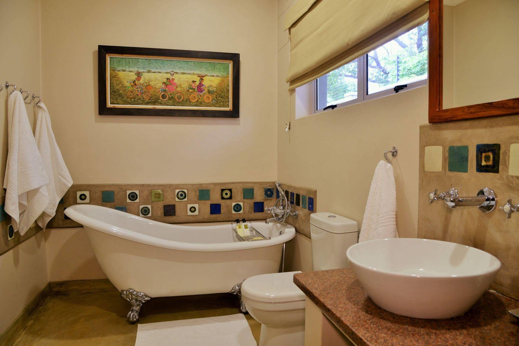Bayete Guest Lodge วิกตอเรียฟอลส์ ภายนอก รูปภาพ