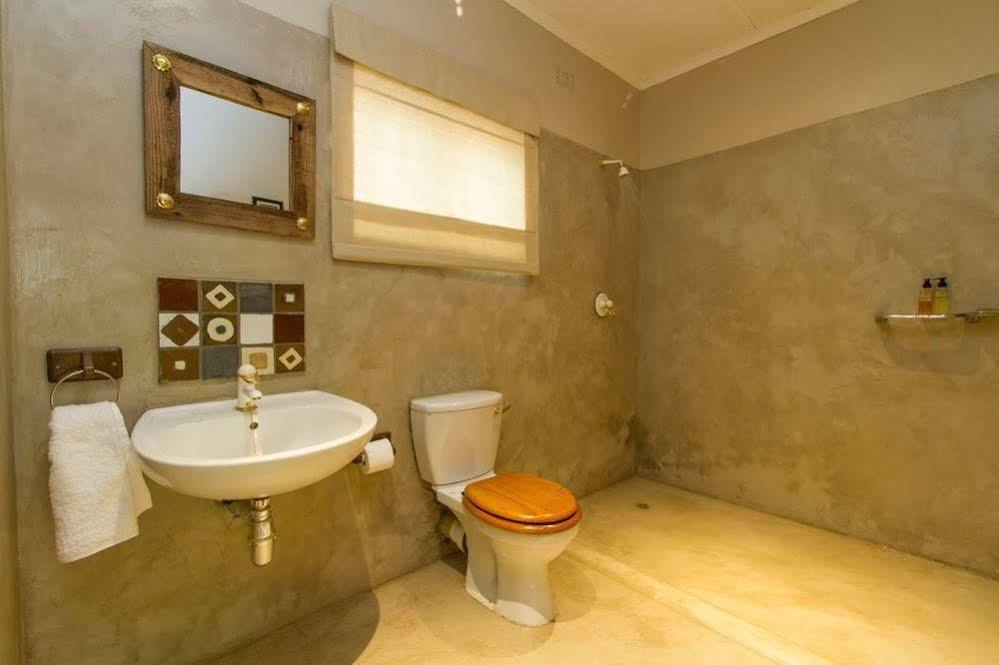 Bayete Guest Lodge วิกตอเรียฟอลส์ ภายนอก รูปภาพ