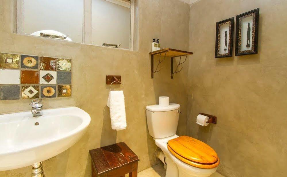 Bayete Guest Lodge วิกตอเรียฟอลส์ ภายนอก รูปภาพ