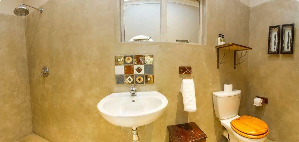 Bayete Guest Lodge วิกตอเรียฟอลส์ ภายนอก รูปภาพ