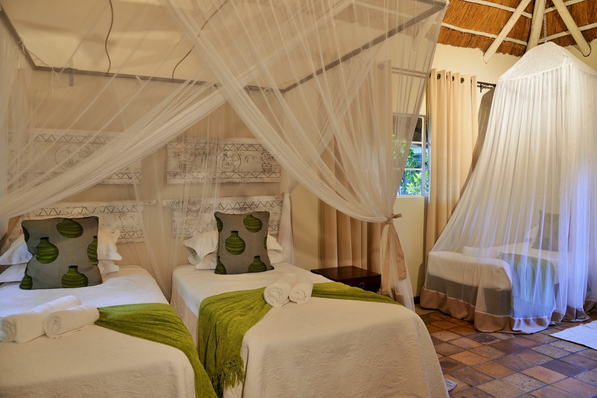 Bayete Guest Lodge วิกตอเรียฟอลส์ ภายนอก รูปภาพ