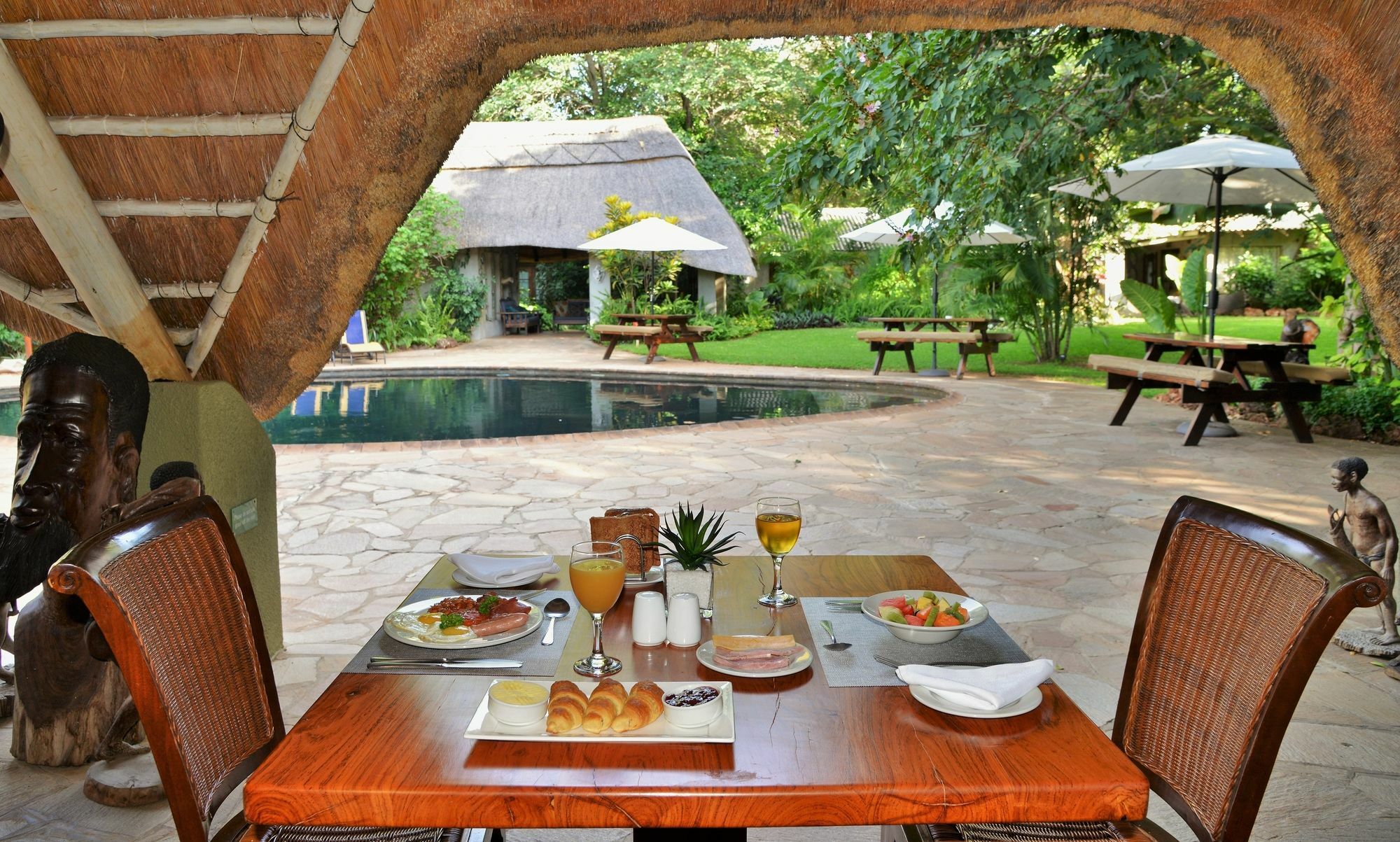 Bayete Guest Lodge วิกตอเรียฟอลส์ ภายนอก รูปภาพ